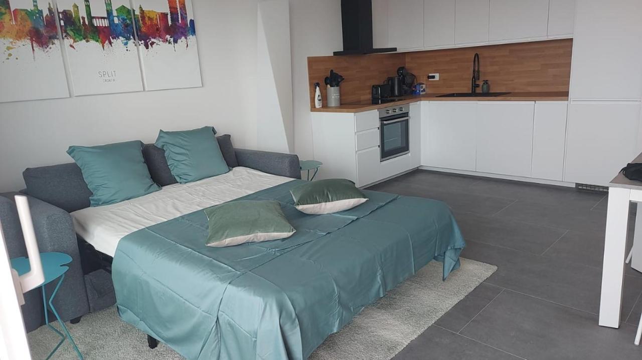 Luxury Apartment- Balcony- Private Rooftop And Jacuzzi- Common Pool 트로기르 외부 사진